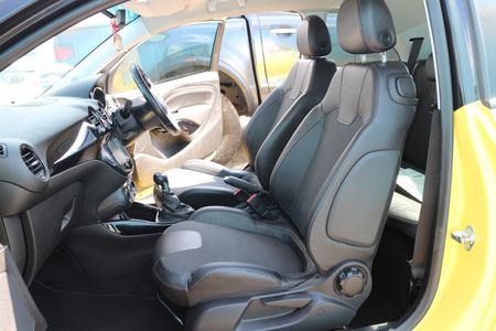 2015-Opel-Adam-14_8