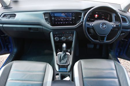 2021-Volkswagen-T-Roc-14-TSI-Design-Auto_10