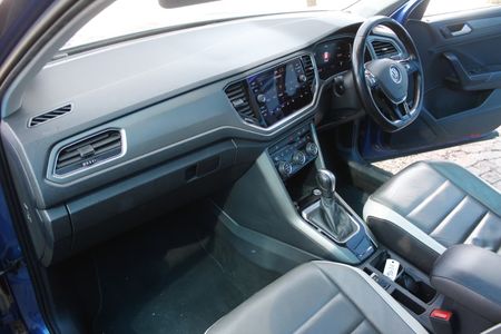 2021-Volkswagen-T-Roc-14-TSI-Design-Auto_13