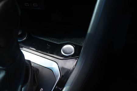 2021-Volkswagen-T-Roc-14-TSI-Design-Auto_18