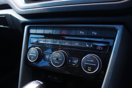2021-Volkswagen-T-Roc-14-TSI-Design-Auto_21