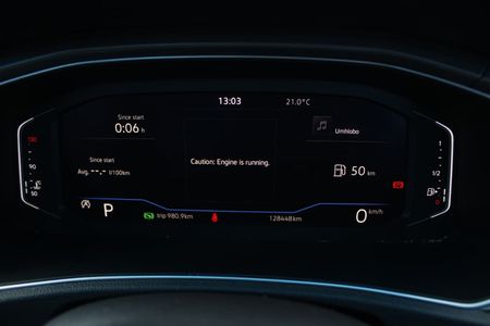2021-Volkswagen-T-Roc-14-TSI-Design-Auto_22