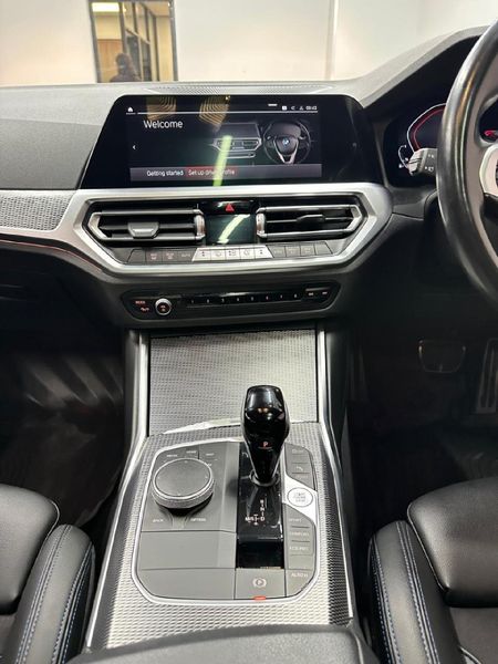 2022-BMW-3-Series-320i-M-Sport_9