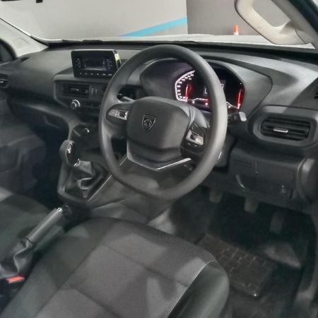 2026-Peugeot-Landtrek-19D-Professional-Single-Cab_3