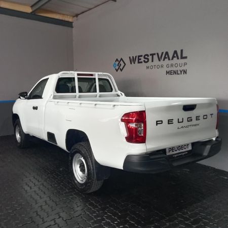 2026-Peugeot-Landtrek-19D-Professional-Single-Cab_7