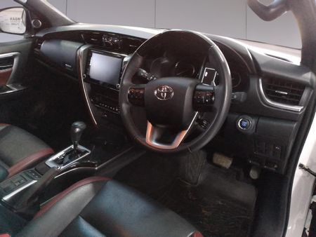 2023-Toyota-Fortuner-28-GD-6-RB-Auto_12