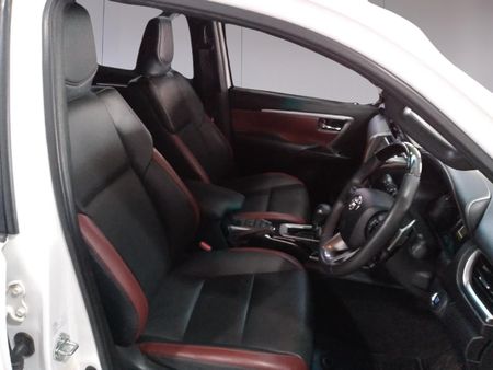 2023-Toyota-Fortuner-28-GD-6-RB-Auto_15