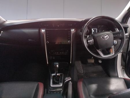 2023-Toyota-Fortuner-28-GD-6-RB-Auto_17