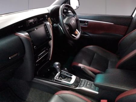 2023-Toyota-Fortuner-28-GD-6-RB-Auto_18