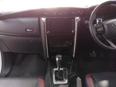 2023-Toyota-Fortuner-28-GD-6-RB-Auto_19