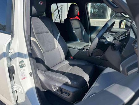 2025-Toyota-Land-Cruiser-300-V6-33D-GR-S_22