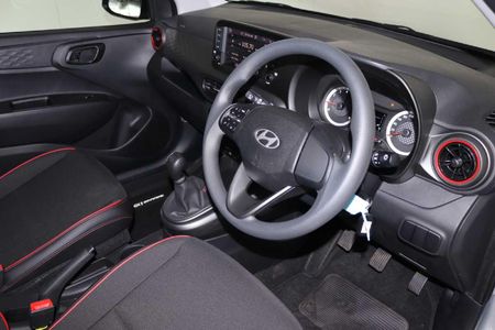 2026-Hyundai-Grand-i10-10-Motion_10