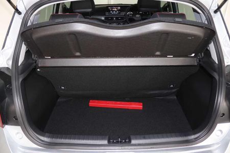 2026-Hyundai-Grand-i10-10-Motion_6