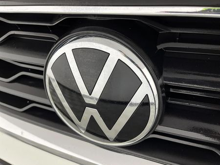 2021-Volkswagen-T-Roc-20-TSI-4Motion-R-Line-Auto_11