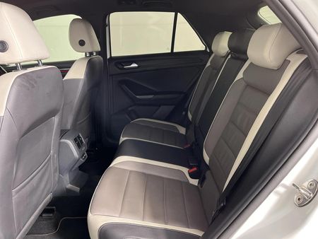 2021-Volkswagen-T-Roc-20-TSI-4Motion-R-Line-Auto_3