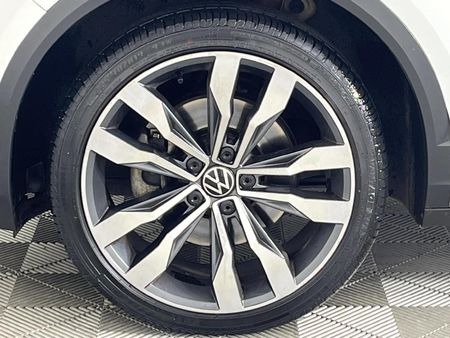 2021-Volkswagen-T-Roc-20-TSI-4Motion-R-Line-Auto_4