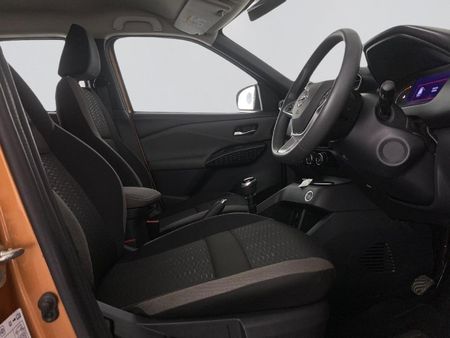 2025-Nissan-Magnite-10-Acenta_14