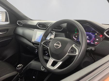 2025-Nissan-Magnite-10-Acenta_18