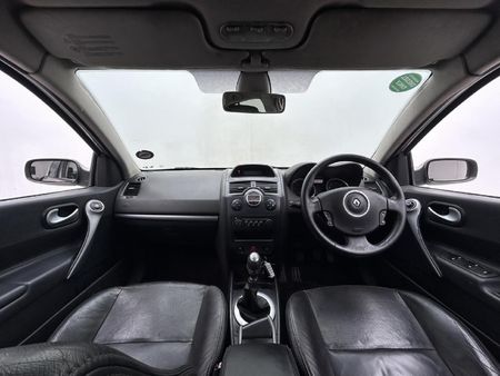 2010-Renault-Megane-II-19-dCi-Sedan-Dynamique_10