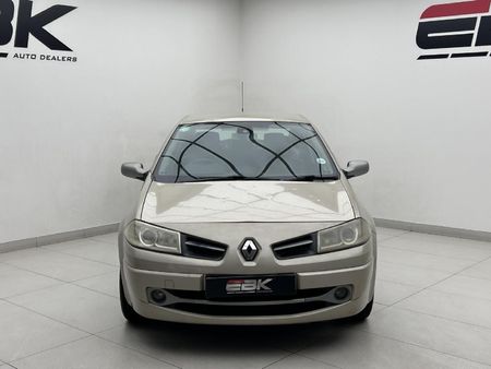 2010-Renault-Megane-II-19-dCi-Sedan-Dynamique_1