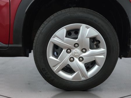 2024-Hyundai-Venue-12-Motion_10