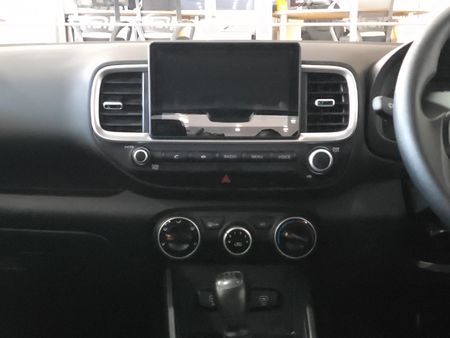 2024-Hyundai-Venue-12-Motion_19