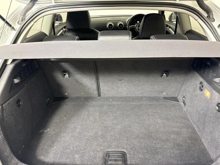 2013-Audi-A3-3-dr-18-TFSI-SE-Auto_10