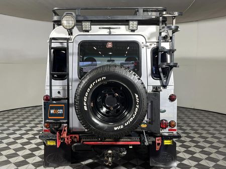 2012-Land-Rover-Defender-110-22D-Station-Wagon_10