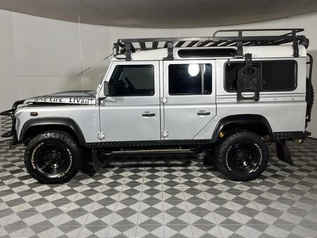 2012-Land-Rover-Defender-110-22D-Station-Wagon_11