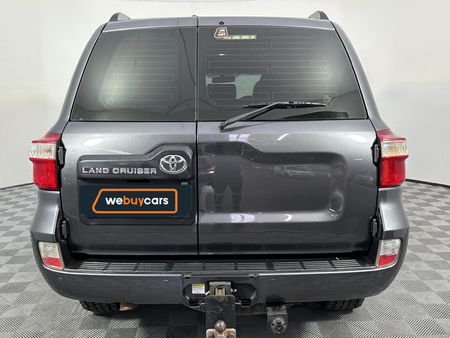 2018-Toyota-Land-Cruiser-200-45-D-V8-GX-Auto_15