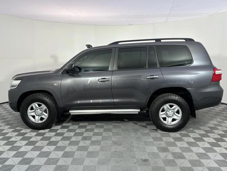 2018-Toyota-Land-Cruiser-200-45-D-V8-GX-Auto_16