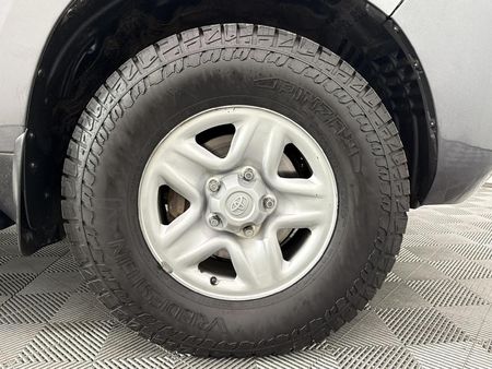 2018-Toyota-Land-Cruiser-200-45-D-V8-GX-Auto_3