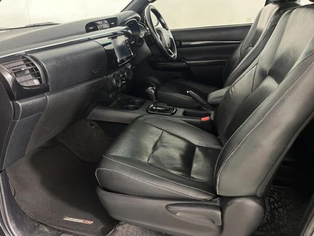 2019-Toyota-Hilux-28-GD-6-Raised-Body-Raider-Auto-Extended-Cab_5