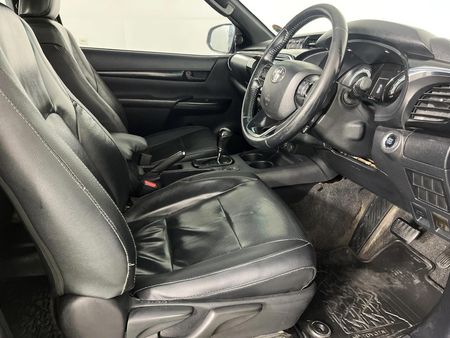 2019-Toyota-Hilux-28-GD-6-Raised-Body-Raider-Auto-Extended-Cab_6
