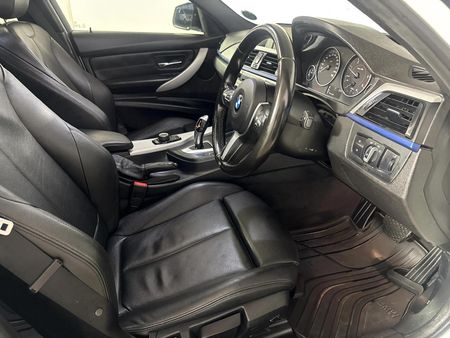 2015-BMW-3-Series-320d-M-Sport-Auto_9
