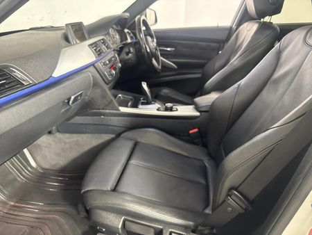 2015-BMW-3-Series-320d-M-Sport-Auto_8