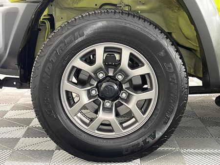2023-Suzuki-Jimny-15-GLX-Auto_2