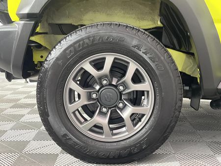 2023-Suzuki-Jimny-15-GLX-Auto_5