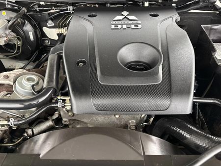 2018-Mitsubishi-Triton-24-Di-Dc-4x4-Auto-Double-Cab_15