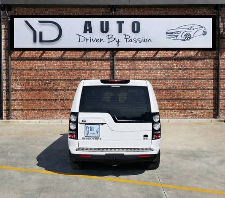 2014-Land-Rover-Discovery-4-30-V6-SC-SE_4