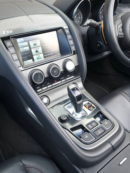 2015-Jaguar-F-Type-S-50-V8-Convertible_21