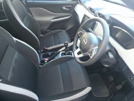 2024-Nissan-Magnite-10-Acenta_5