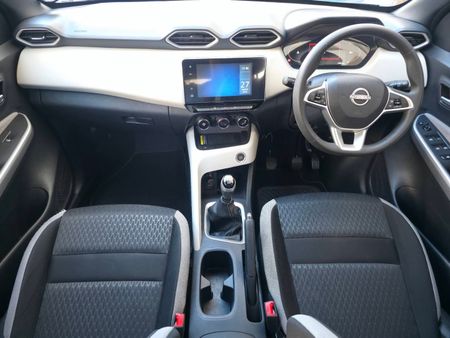 2024-Nissan-Magnite-10-Acenta_6