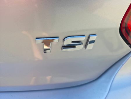 2018-Volkswagen-Polo-10-TSI-Trendline_4