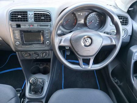 2018-Volkswagen-Polo-10-TSI-Trendline_8