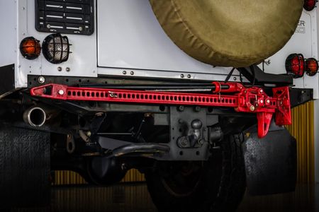 2017-Land-Rover-Defender-110-22D-Station-Wagon_9