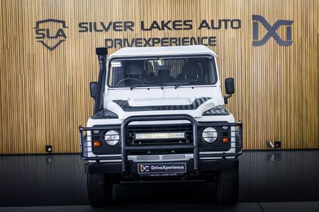 2017-Land-Rover-Defender-110-22D-Station-Wagon_1