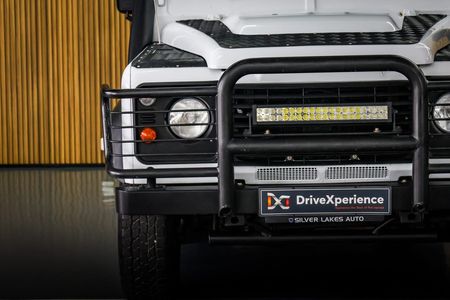 2017-Land-Rover-Defender-110-22D-Station-Wagon_7