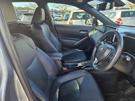 2024-Toyota-Corolla-Cross-18-XR-Hybrid_10