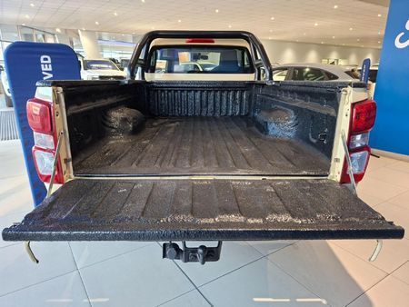 2023-Isuzu-D-Max-19-DDI-HR-L-4x4-Single-Cab_10